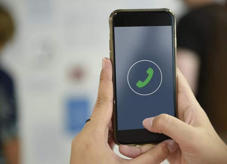 Limitar el uso del celular mejora la concentración y la salud mental