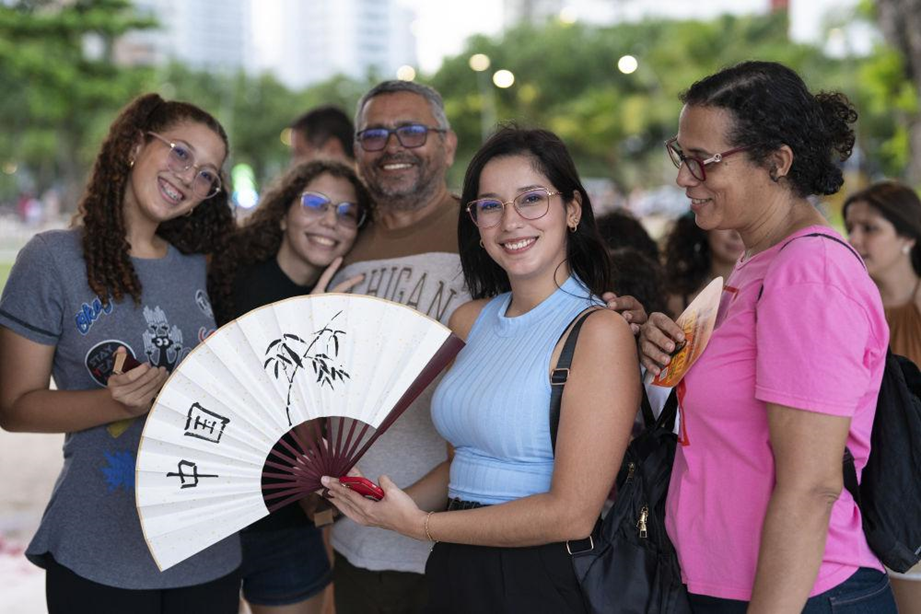 Jóvenes cubanos participan en actividades por celebración del Día de la Lengua China
