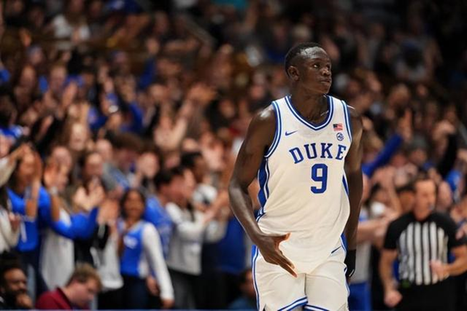 La estrella del baloncesto de Duke se encuentra entre los sursudaneses que podrían ser deportados debido a la nueva política de Trump