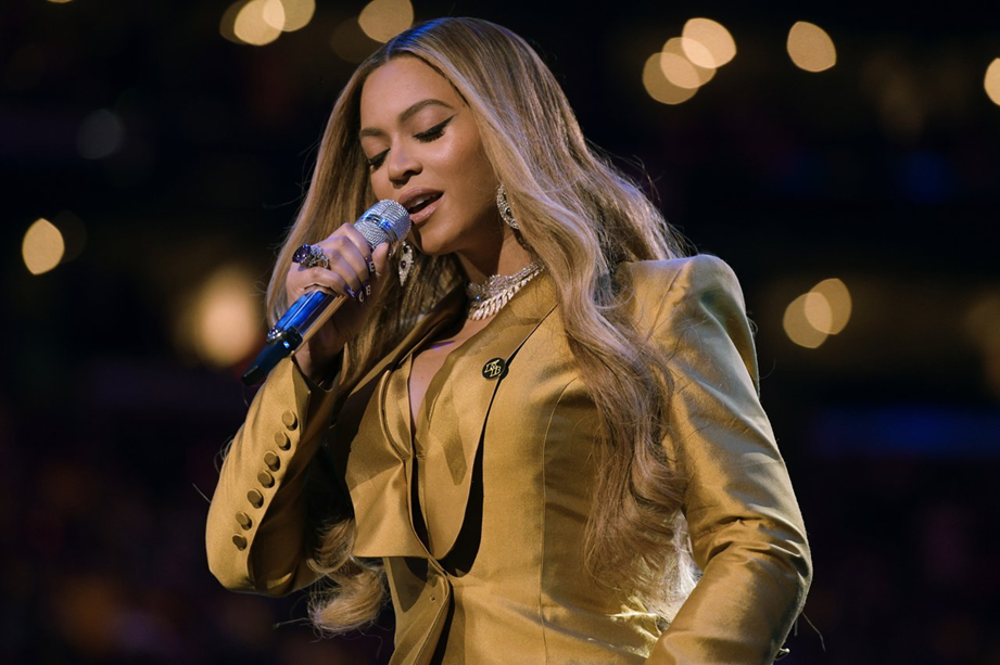 Beyoncé revela el género de su bebe en el escenario en Nueva York