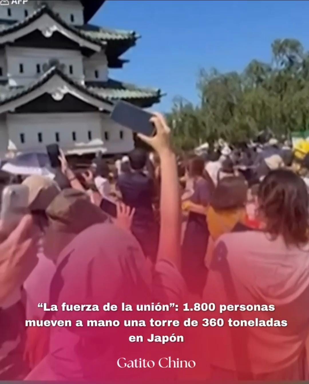 Japón reúne a 1.800 personas para mover una torre de 360 toneladas con cuerdas